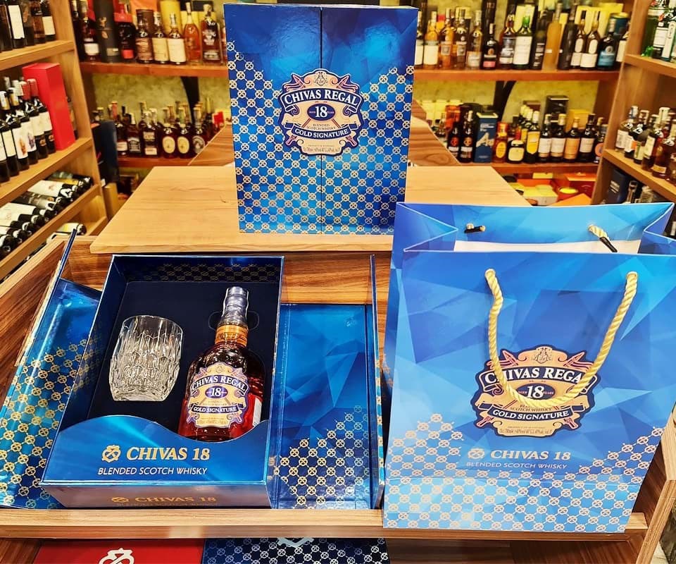 Chivas 18 Năm - Hộp Quà Tết 2023