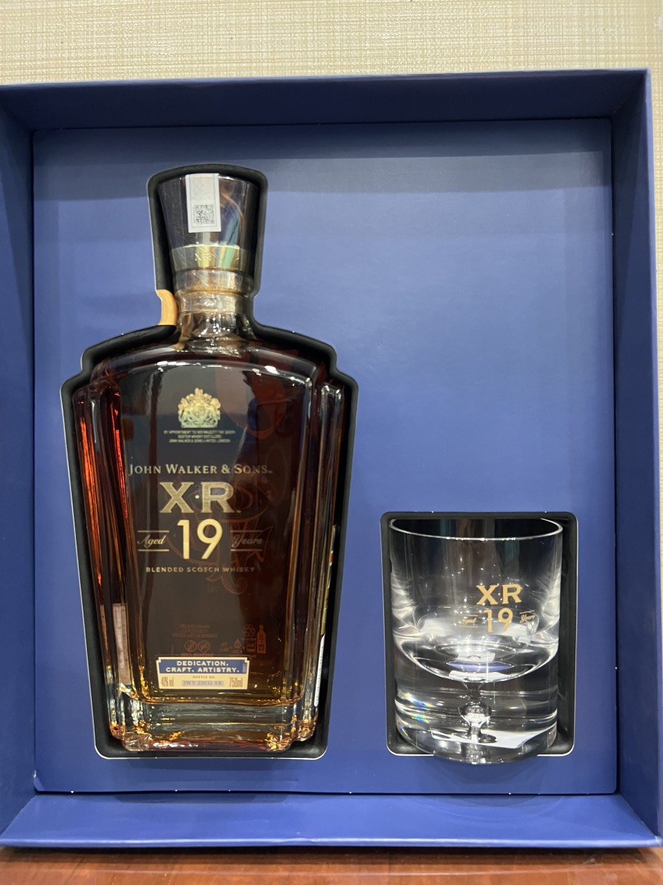 Johnnie Walker XR 19 Năm - Hộp Quà Tết 2023